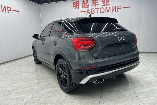Audi Q2L