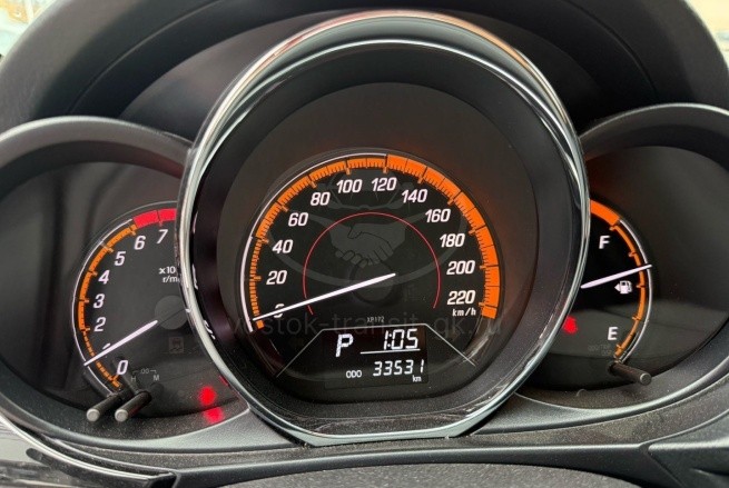 Toyota Yaris L