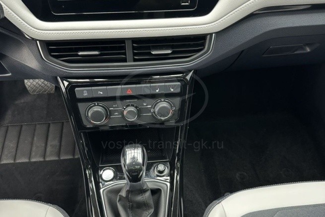 Volkswagen Tharu XR