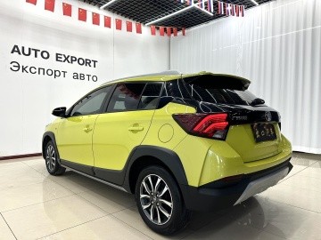 Toyota Yaris L