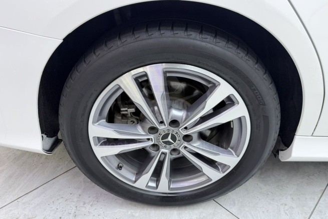 Mercedes-Benz C200L