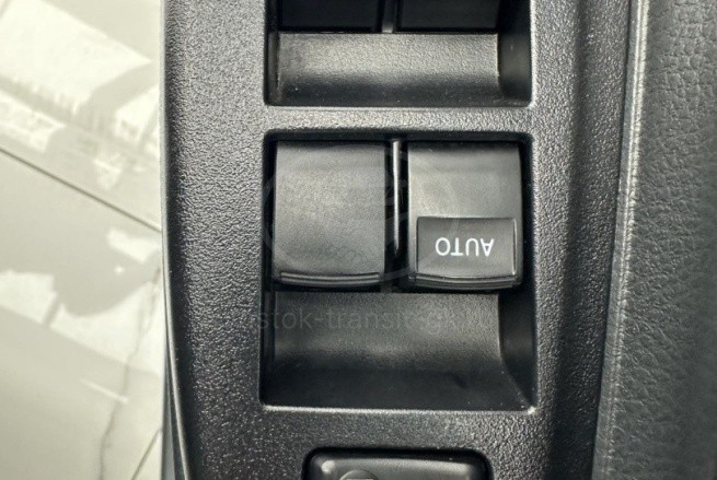 Toyota Yaris L