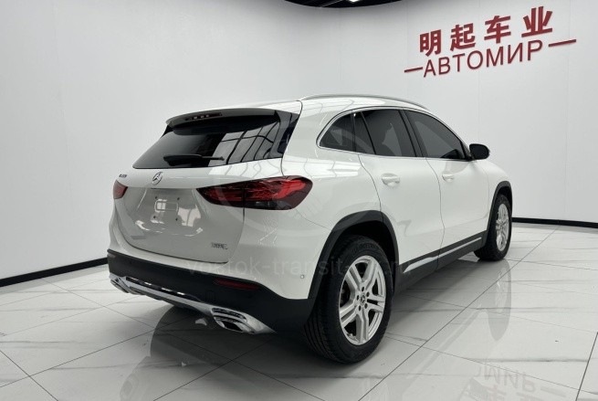 Mercedes-Benz GLA 180