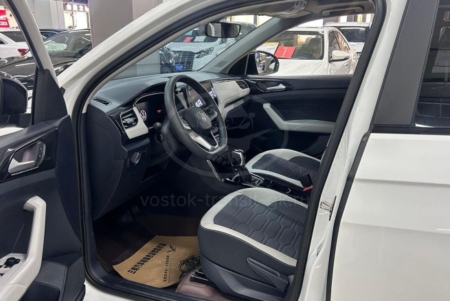 Volkswagen Tharu XR
