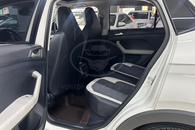 Volkswagen Tharu XR