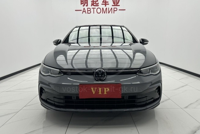 Volkswagen Golf R-Line