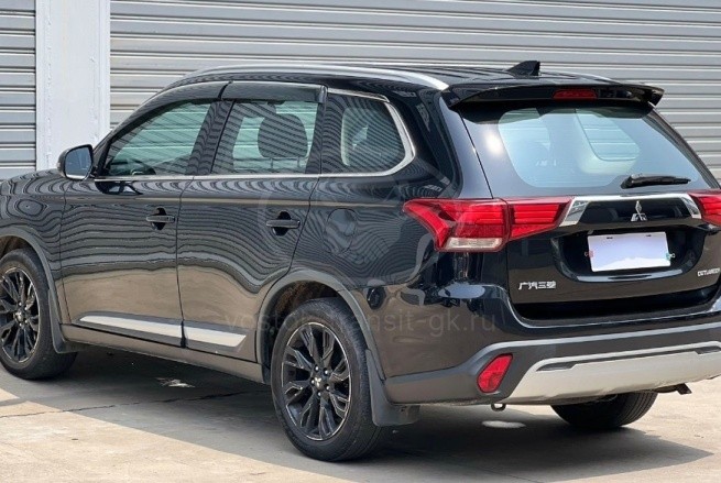 MITSUBISHI OUTLANDER 