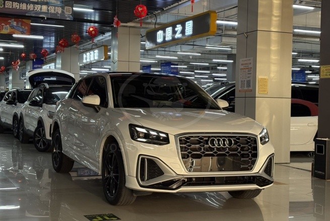 Audi Q2L