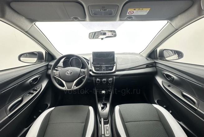 Toyota Yaris L