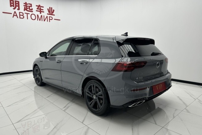 Volkswagen Golf R-Line