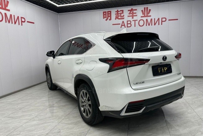 Lexus NX200