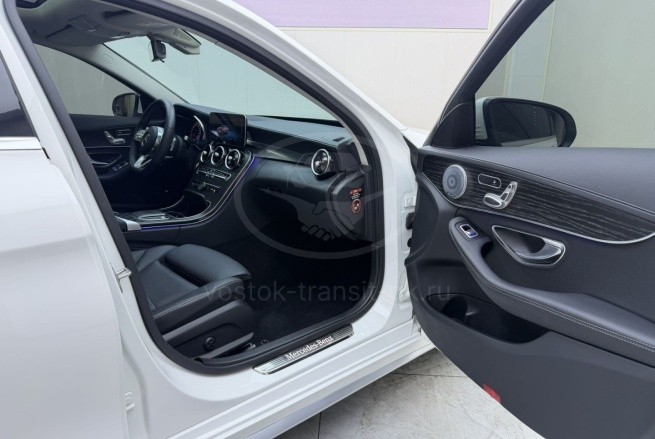 Mercedes-Benz C200L