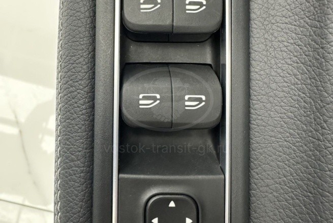 Mercedes-Benz A180L