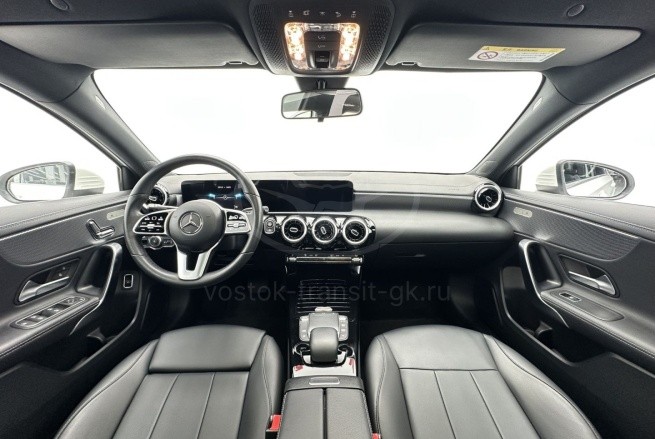 Mercedes-Benz A180L