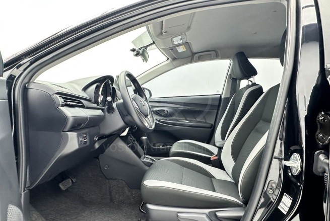 Toyota Yaris L