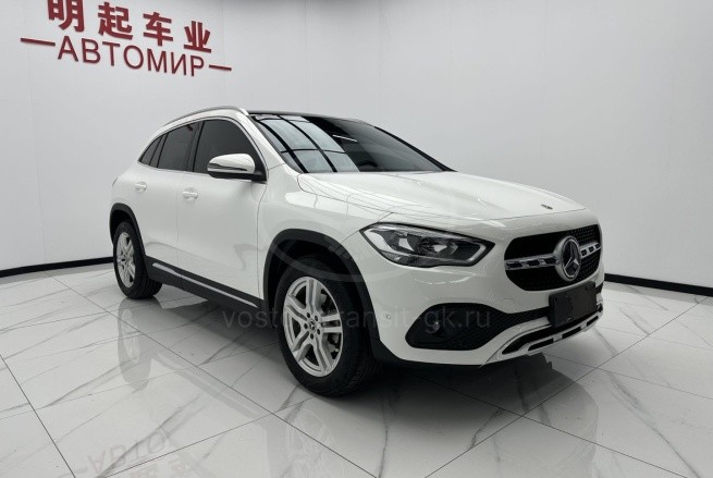 Mercedes-Benz GLA 180