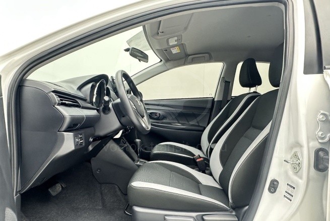 Toyota Yaris L