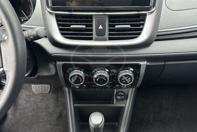 Toyota Yaris L