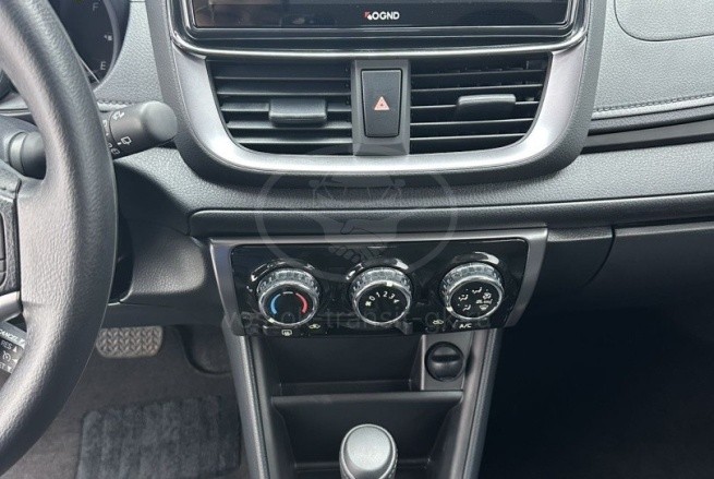 Toyota Yaris L