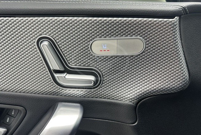 Mercedes-Benz A180L