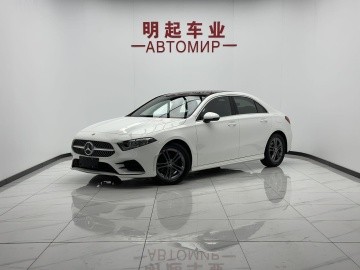 Mercedes-Benz A180L