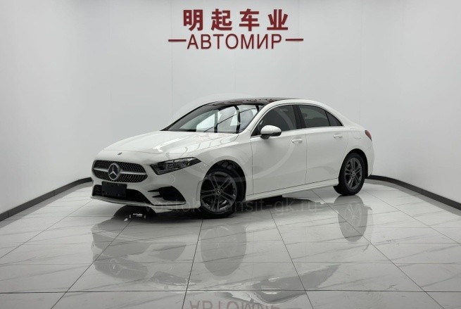 Mercedes-Benz A180L