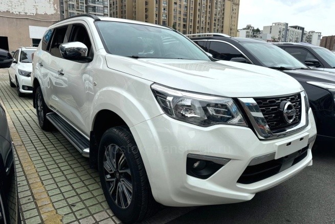 NISSAN TERRA 