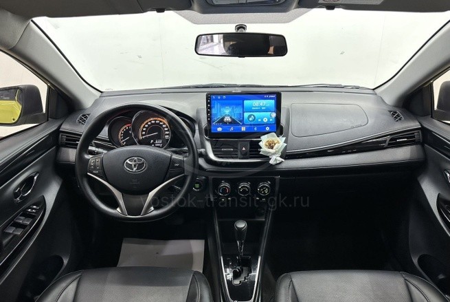 Toyota Yaris L