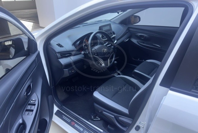 Toyota Yaris L