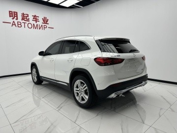 Mercedes-Benz GLA 180