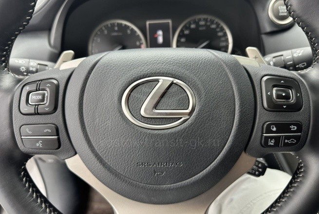 Lexus NX200