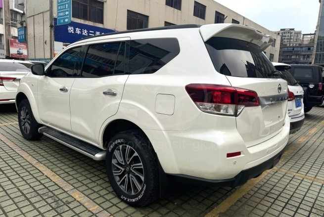 NISSAN TERRA 