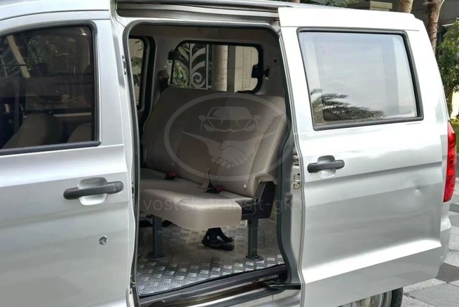 Wuling Hongguang V