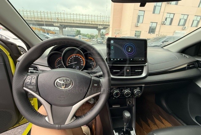 Toyota Yaris L