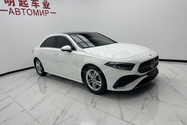Mercedes-Benz A180L