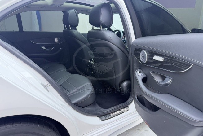 Mercedes-Benz C200L