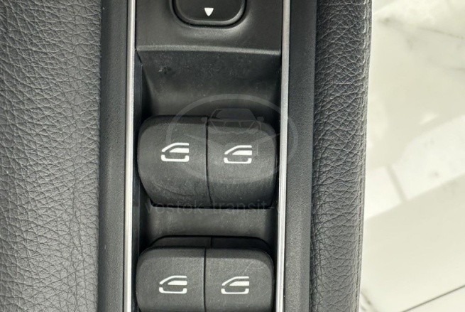 Mercedes-Benz A180L