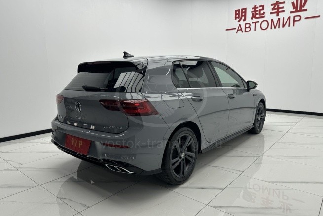 Volkswagen Golf R-Line