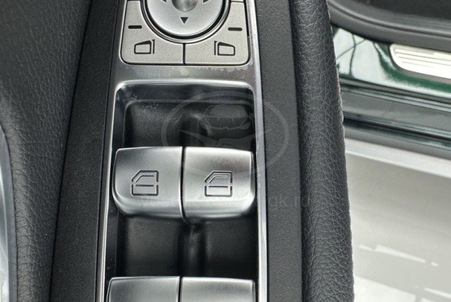 Mercedes-Benz C200L
