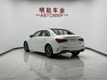 Mercedes-Benz A180L
