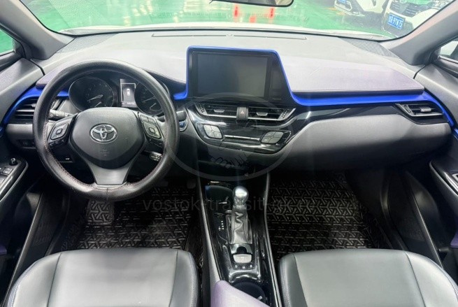 TOYOTA CH-R