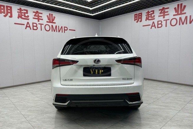 Lexus NX200