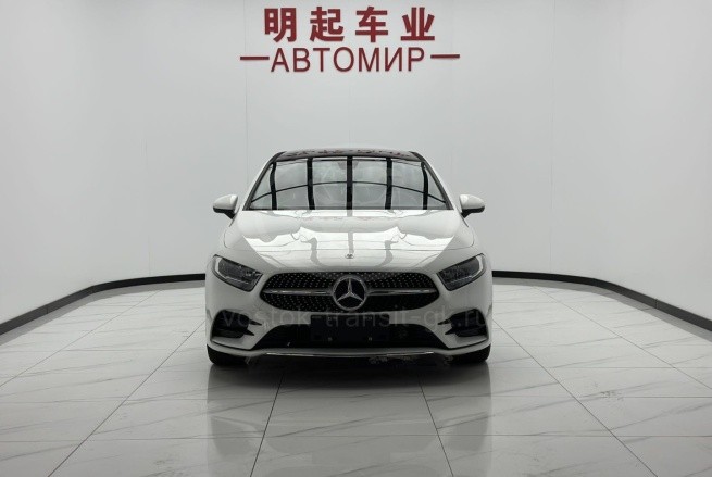 Mercedes-Benz A180L