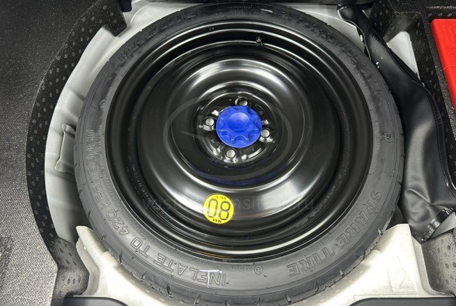 Toyota Yaris L