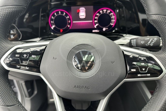 Volkswagen Golf R-Line