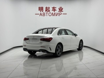 Mercedes-Benz A180L