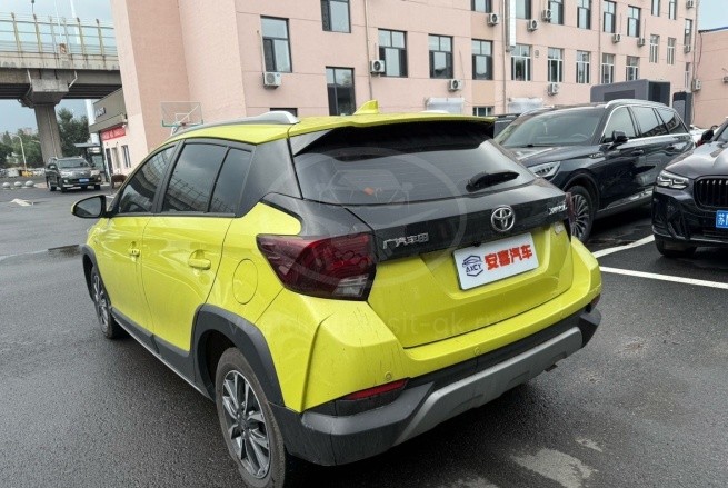 Toyota Yaris L